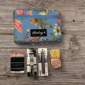 Hurley Blue Floral Bag with Beauty Essentials